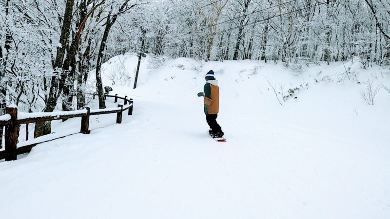 【年の瀬から大雪予報 冬休みで賑わう】満車の山形蔵王温泉スキー場 Yamagata-Zao-Onsen-Ski-Resort-is-crowded-with-winter-vacationers.jpg