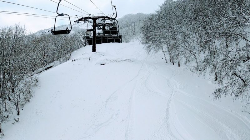 【年の瀬から大雪予報 冬休みで賑わう】満車の山形蔵王温泉スキー場 Yamagata-Zao-Onsen-Ski-Resort-is-crowded-with-winter-vacationers.jpg