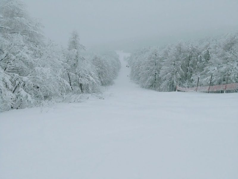 【横倉の壁完成 クリスマス寒波の大雪】12月山形蔵王温泉スキー場 Heavy-snowfall-in-December-completes-the-Yokokuranokabe-at-Yamagata-Zao-Onsen-Ski-Resort.jpg