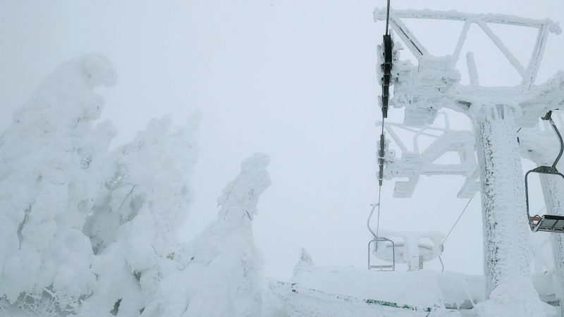 【横倉の壁完成 クリスマス寒波の大雪】12月山形蔵王温泉スキー場 Heavy-snowfall-in-December-completes-the-Yokokuranokabe-at-Yamagata-Zao-Onsen-Ski-Resort.jpg
