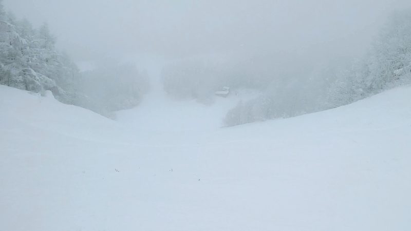 【横倉の壁完成 クリスマス寒波の大雪】12月山形蔵王温泉スキー場 Heavy-snowfall-in-December-completes-the-Yokokuranokabe-at-Yamagata-Zao-Onsen-Ski-Resort.jpg