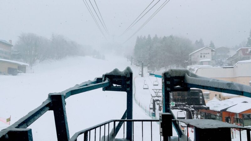 【上の台パウダー祭り 爆弾低気圧到来】運休の山形蔵王温泉スキー場 Enjoying-great-powder-snow-at-Uwanodai-area-of-Yamagata-Zao-Onsen-Ski-Resort.jpg