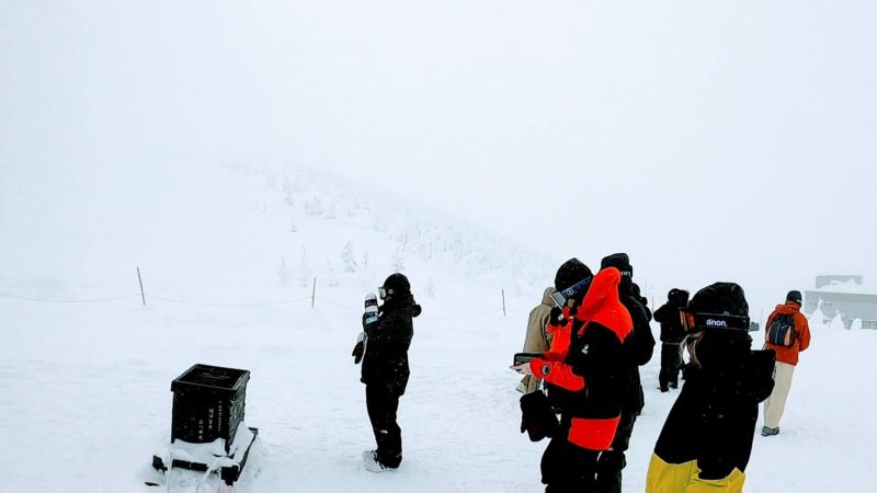 【今スキースノーボード楽しい 大雪の地蔵尊】山形蔵王温泉スキー場 Yamagata-Zao-Onsen-Ski-Resort-in-January-is-a-fun-place-to-ski-and-snowboard-with-heavy-snow.jpg