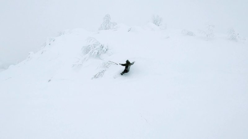 【今スキースノーボード楽しい 大雪の地蔵尊】山形蔵王温泉スキー場 Yamagata-Zao-Onsen-Ski-Resort-in-January-is-a-fun-place-to-ski-and-snowboard-with-heavy-snow.jpg