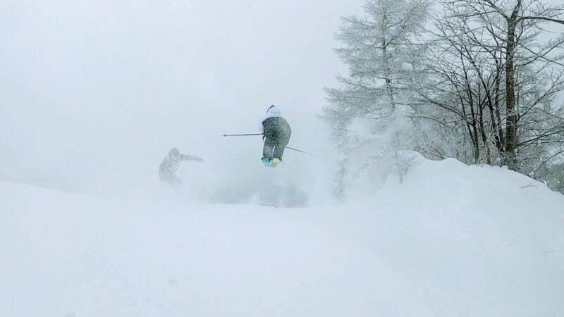 【スキースノーボード地形遊び 蔵王ローカル】山形蔵王温泉スキー場   Enjoy-Yamagata-Zao-Onsen-Ski-Resort-with-Zao-local-ski-snowboarders.jpg