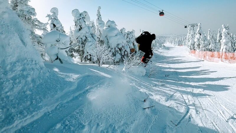 【絶景の大快晴1月 樹氷原サイドパウダー】山形蔵王温泉スキー場   Enjoy-Powder-Snow-at-Yamagata-Zao-Onsen-Ski-Resort-in-January-with-Great-Clear-Skies.jpg
