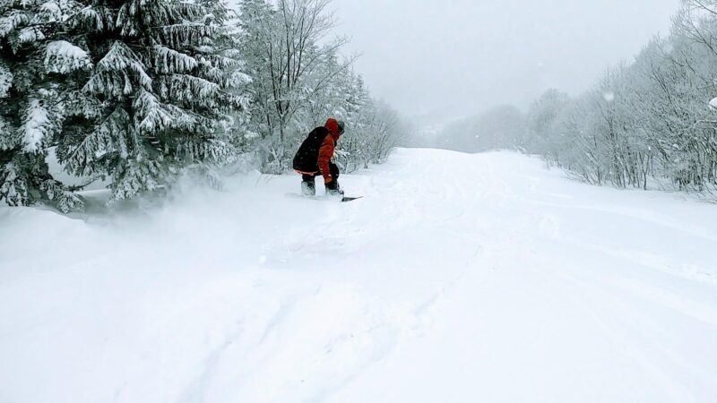 【上の台パウダー祭り 爆弾低気圧到来】運休の山形蔵王温泉スキー場 Enjoying-great-powder-snow-at-Uwanodai-area-of-Yamagata-Zao-Onsen-Ski-Resort.jpg