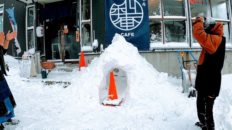 【上の台パウダー祭り 爆弾低気圧到来】運休の山形蔵王温泉スキー場 Enjoying-great-powder-snow-at-Uwanodai-area-of-Yamagata-Zao-Onsen-Ski-Resort.jpg