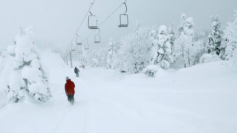 【大雪パウダー積雪+60cm 嵐の運休明け】山形蔵王温泉スキー場 Enjoying-60cm-of-heavy-powder-snow-at-Yamagata-Zao-Onsen-Ski-Resort-in-January.jpg
