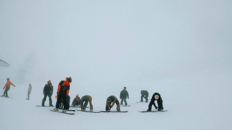【大寒波の大雪大嵐 極上の雪-15度】運休の山形蔵王温泉スキー場 Enjoy-snowboarding-at-Yamagata-Zao-Onsen-Ski-Resort-with-light-powder-snow-due-to-heavy-snow-storm.jpg