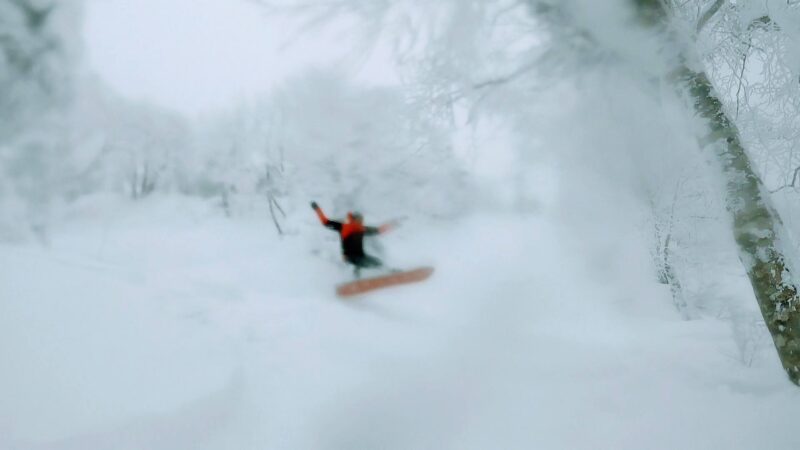 【大寒波の大雪大嵐 極上の雪-15度】運休の山形蔵王温泉スキー場 Enjoy-snowboarding-at-Yamagata-Zao-Onsen-Ski-Resort-with-light-powder-snow-due-to-heavy-snow-storm.jpg