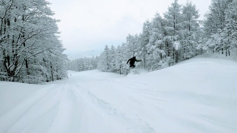 【今季最高の横倉の壁 災害級の大嵐緊急避難】山形蔵王温泉スキー場 Yokokuranokabe-and-Kurohime-Area-Yamagata-Zao-Onsen-Ski-Resort.the-best-of-the-season.jpg