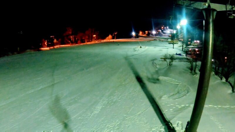 【上の台ナイター情報 幻想的な夜景ゲレンデ】山形蔵王温泉スキー場 Enjoying-night-skiing-on-the-uwanodai-slope-at-Yamagata-Zao-Onsen-Ski-Resort.jpg