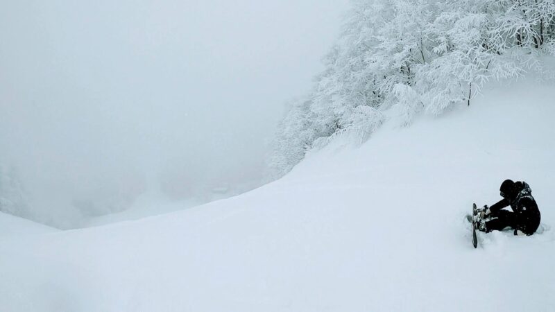 【横倉の壁パウダースノー 黒姫フルリセット】山形蔵王温泉スキー場 Powder-Snow-at-Yamagata-Zao-Onsen-Ski-Resort-Fully-Resets.jpg