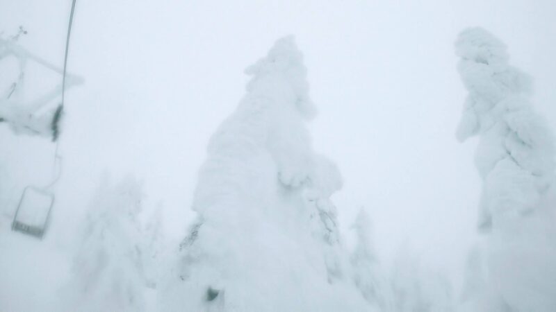 【横倉の壁パウダースノー 黒姫フルリセット】山形蔵王温泉スキー場 Powder-Snow-at-Yamagata-Zao-Onsen-Ski-Resort-Fully-Resets.jpg