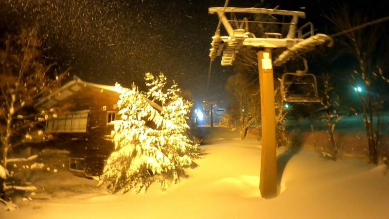 【ナイター滑ろう会 上の台大雪スノーボード】山形蔵王温泉スキー場 Uwanodai-night-skiing-party-at-Yamagata-Zao-Onsen-Ski-Resort.jpg
