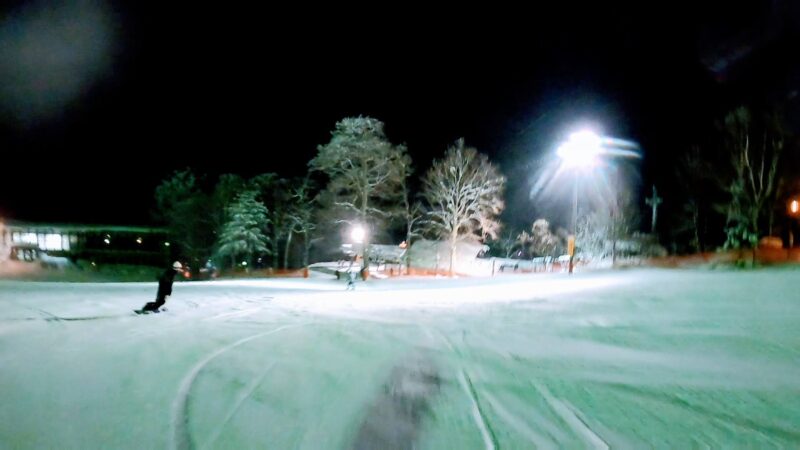 【ナイター滑ろう会 上の台大雪スノーボード】山形蔵王温泉スキー場 Uwanodai-night-skiing-party-at-Yamagata-Zao-Onsen-Ski-Resort.jpg