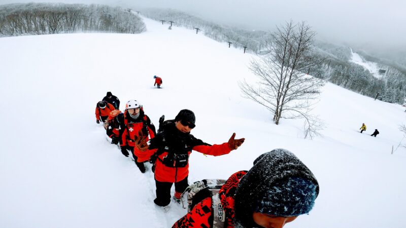 【非圧雪地域でのスキー導入検討会 世界トレンド】山形蔵王雪崩講習   Avalanche-Training-at-Yamagata-Zao-Onsen-Ski-Resort.jpg