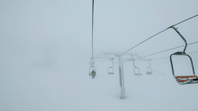 【ラストハイシーズン 暖気と雨予報2月新雪】山形蔵王温泉スキー場 Yamagata-Zao-Onsen-Ski-Resort-in-the-Last-Great-Winter-Season.jpg