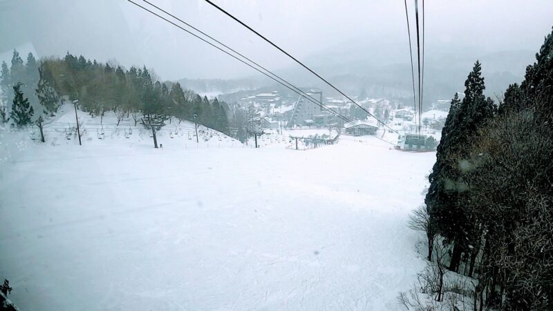 【アイスバーン危険 ロープウェイで安全下山】山形蔵王温泉スキー場 Safe-Descent-by-Ropeway.Dangerous-Ice-Ski-Slope-at-Yamagata-Zao-Onsen-Ski-Resort.jpg