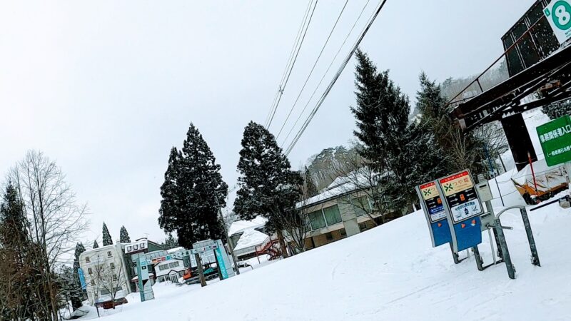 【2月アイスバーン おすすめエリア2選】氷の山形蔵王温泉スキー場 Enjoy-snowboarding-at-the-icy-Yamagata-Zao-Onsen-Ski-Resort.jpg