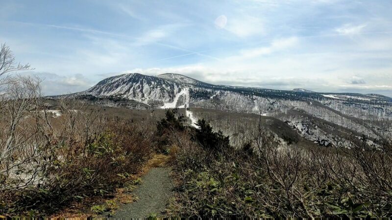 【4月春スキー中央エリア 春の蔵王を楽しむ】山形蔵王温泉スキー場  Enjoy-springtime-Zao-and-snowboarding-in-the-central-area-of-Yamagata-Zao-Onsen-Ski-Resort-in-April.