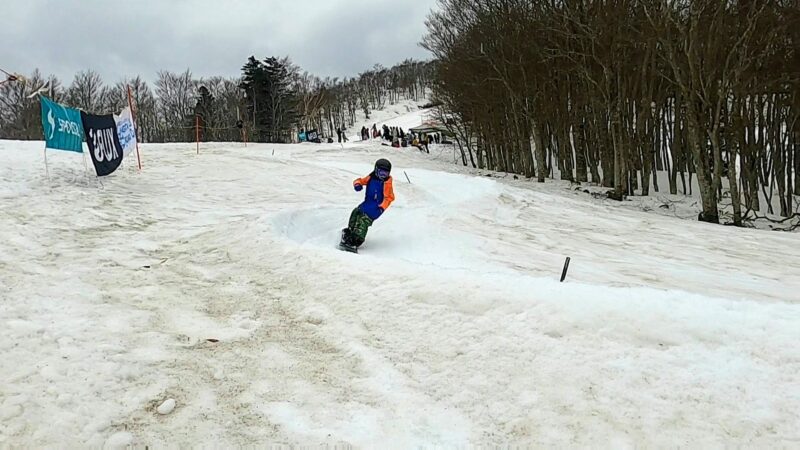 【山形蔵王バンクドスラローム大会】スノーボードファイナルシーズン Snowboarding-Finals-Season-at-Yamagata-Zao-Onsen-Ski-Resort-for-Banked-Slalom-Competition.jpg