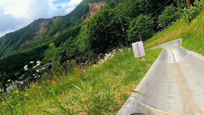 【ZAOスーパースライダー夏の山形蔵王】ファミリーに人気おすすめ Yamagata-Zao-Onsen-Ski-Resort-in-the-summer.ZAO-Super-Slider-is-a-popular-choice-for-families.jpg