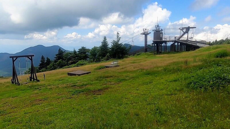 【蔵王温泉スキー場内登山道 ファミリー向け観光】避暑紅葉GOOD Mountain-trails-in-Yamagata-Zao-Onsen-Ski-Resort-are-good-trekking-fun-for-families.jpg