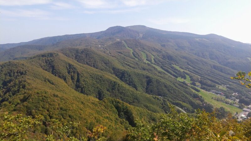 【紅葉見頃の10月空中散歩 秋の瀧山登山道】山形蔵王温泉スキー場 Enjoy-Mt.ryuzan-trekking-and-spectacular-views-from-the-ropeway-at-Yamagata-Zao-Onsen-Ski-Resort-in-October-in-autumn.jpg